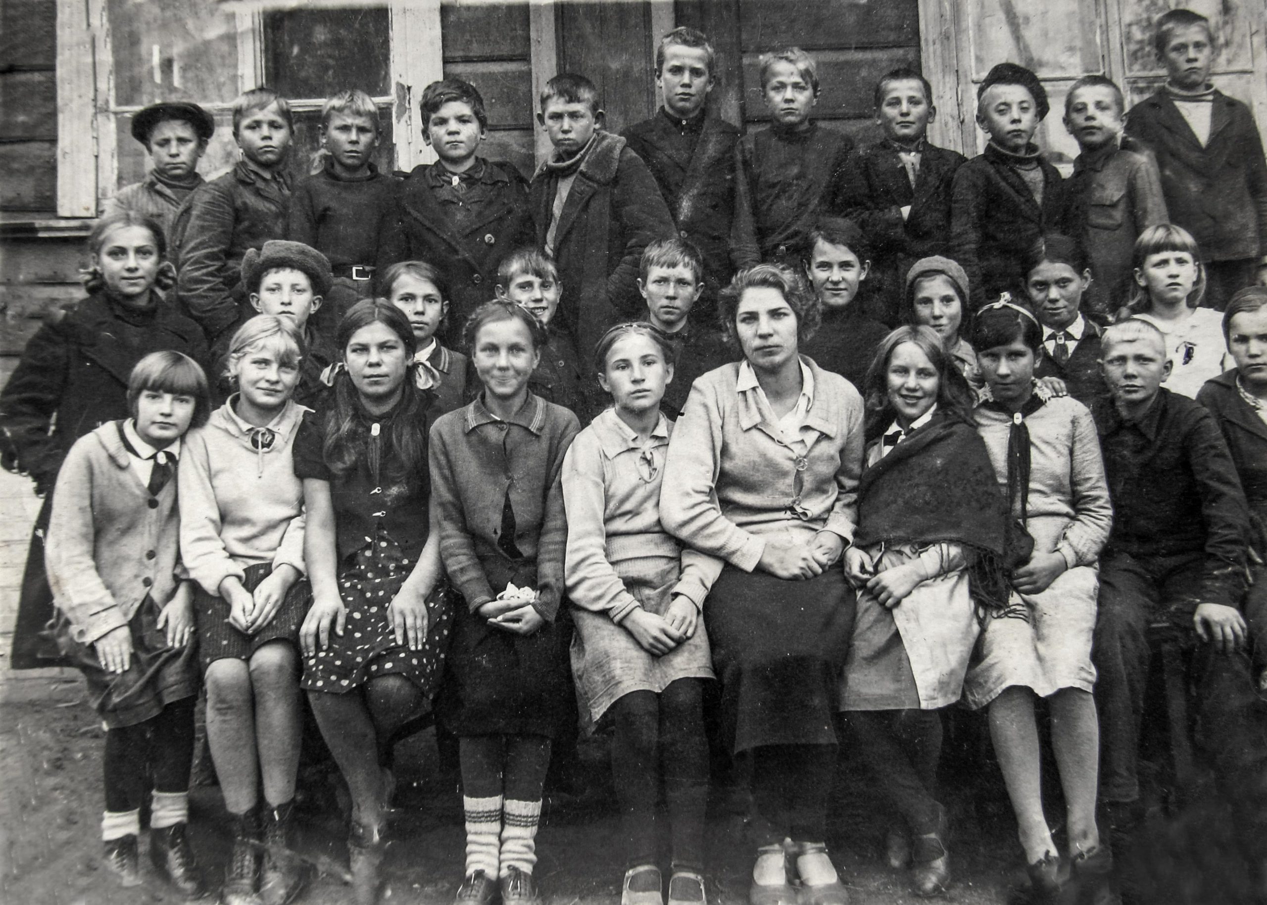 дети и учителя поселка Павлово на Неве 1936 - 1939 г